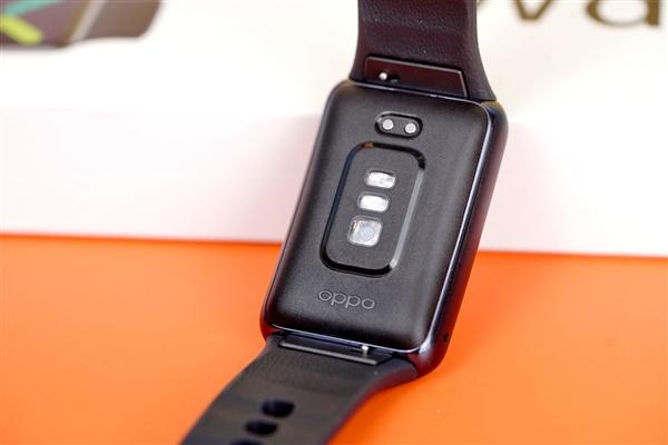 oppowatchfree智能手表图赏仅33g