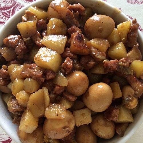 土豆鹌鹑蛋