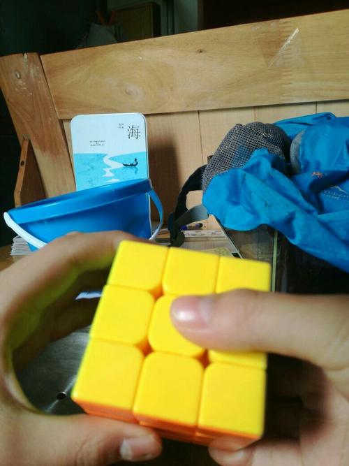 玩魔方时的手势