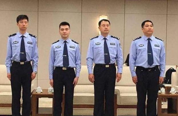 警察达到什么级别能穿白衬衣难怪很少看到身份比我们想的高