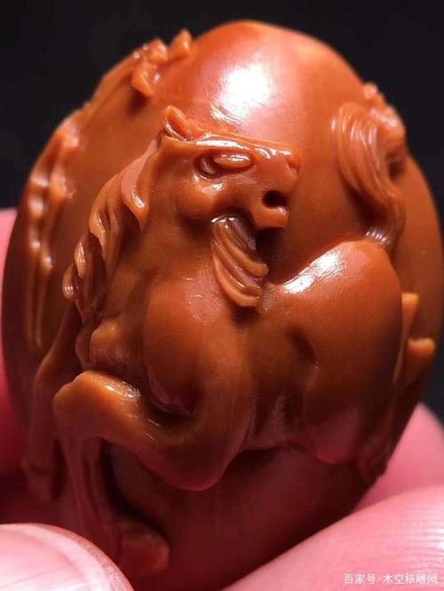 核雕「马到成功」作品图片欣赏,精品四花核