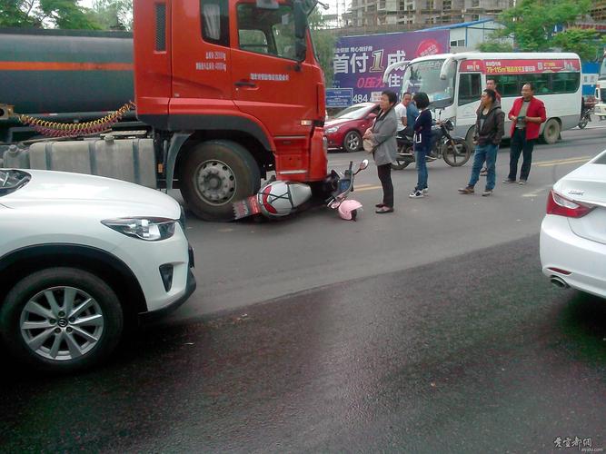 大车吃小车