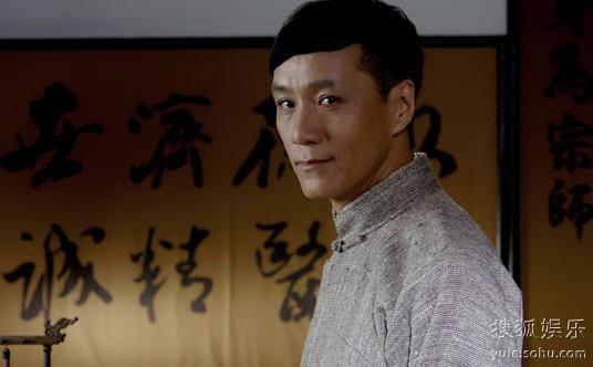 怪医文三块槿汐逃婚冯远征遇险被活埋