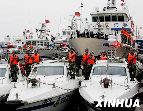 9月2日,海警干警整装待发.