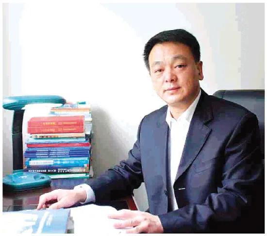 桂林人唐志共当选为中国科学院院士.