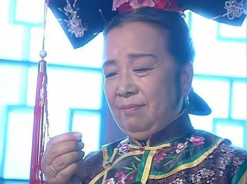 李明启饰演的容嬷嬷面目狰狞?其实她年轻时简直是校花级颜值!