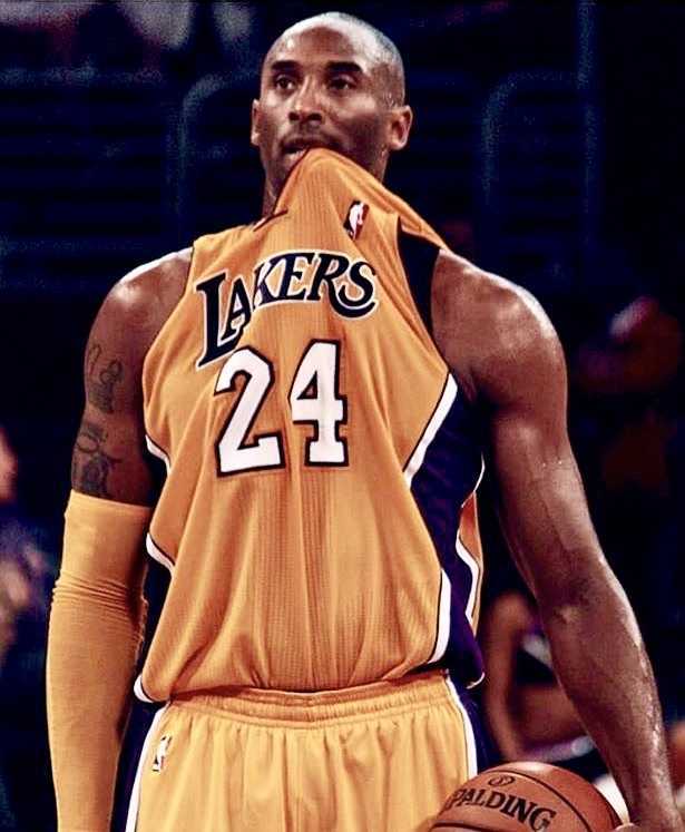 如果湖人为科比制作雕像,你觉得会是他的哪一个动作?