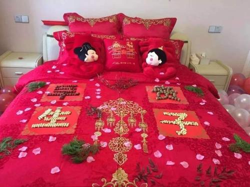 婚床要撒什么,床上都需要铺什么东西