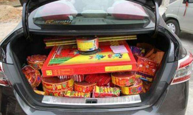 汽车后备箱有"三不放",很多车主不以为然,别等出事再后悔