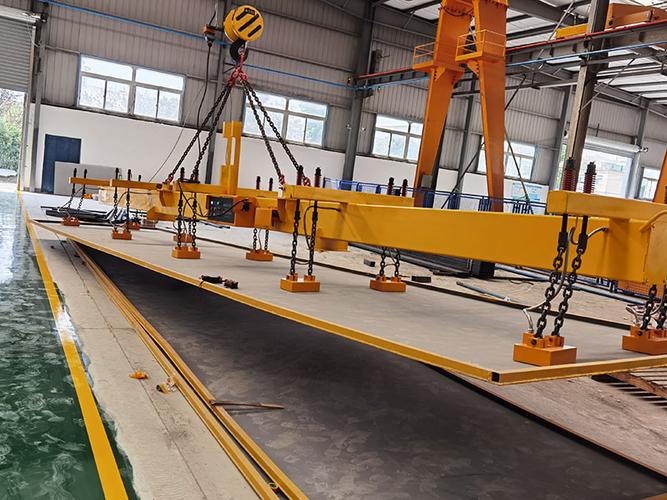 (吊装短钢板只用了中间6台电永磁吸盘)