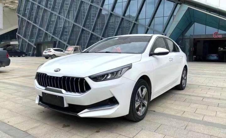 起亚k32021款起亚k315lcvt豪华版