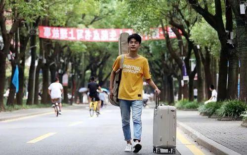 大学生何时开学?一省公布开学时间,两省做好开学准备