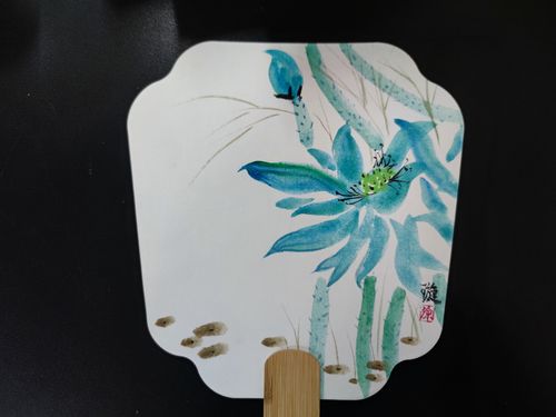 写美篇  扇面画是中国历史悠久的传统艺术品,它有国画综合的表现形式