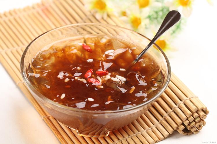 傍着火锅,冒菜大腿的冰粉,在传统中寻求变革,成为新晋美食