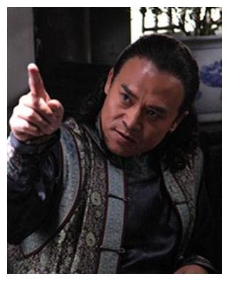 直到张永刚出演了《打狗棍》这部剧, 凭借饰演的"那图鲁"一角,一夜