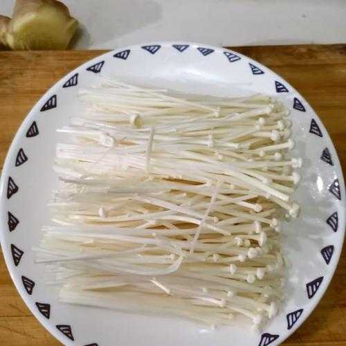 蒜蓉金针菇,味道鲜美,制作简单