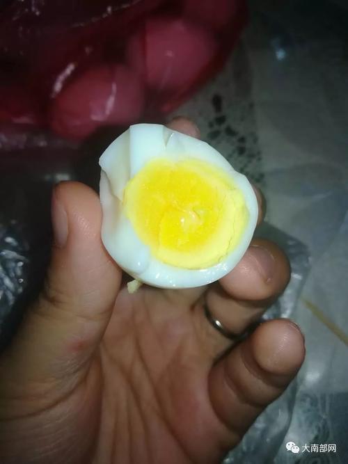 【警惕】南部网友三块一个买的鸽子蛋,回家煮熟了才晓得上当了!