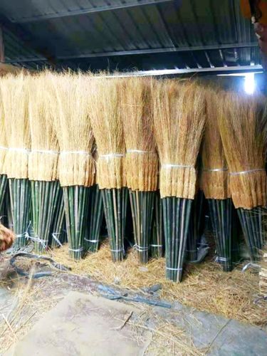本地默认发优速铁扫把属于纯植物材料,草科类,所以植物的扫把成品的