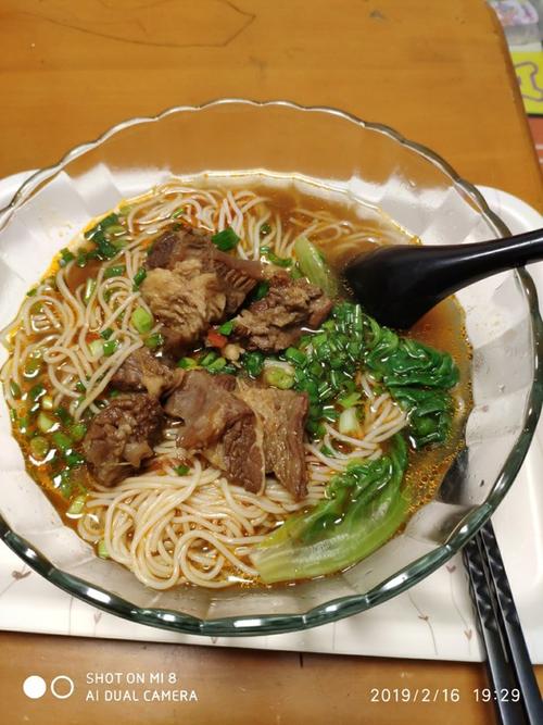 诺啦啦做的私房红烧牛肉面