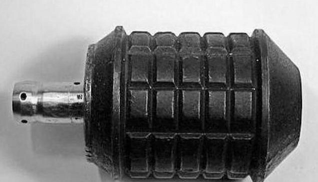 不知道大家有没有留意过,在很多影视剧中日本士兵在作战时,投掷手雷