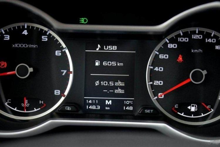 > 根据不同的仪组合仪表吉利博越保养灯清零有以下两种方式