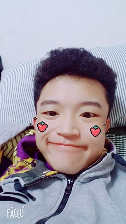 自来卷的男生是不是没有发型可言?