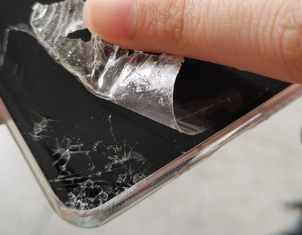 救华为p40摔裂屏幕一角怎么修便宜