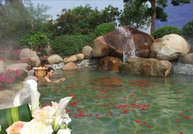 天堂温泉:一个奢华的"水上温泉"度假村美美哒