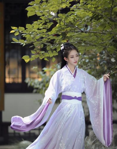 女孩cosplay动漫人物,古装小姐姐端庄秀丽,惊艳到我了