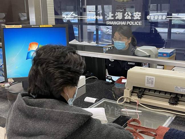 上海推出统一照片库一张照片身份证驾照护照通用