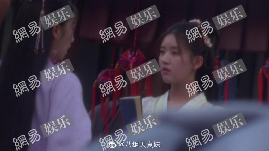 任豪赵露思对戏路透图,两位看起来心情都好好啊