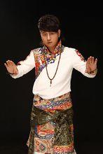 扎扎,真名才让扎西,我国藏族创作性歌手,因2013年推出了首张个人单曲