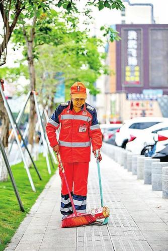 劳动者的身影是最美的风景