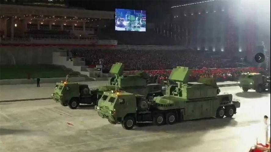朝鲜2018年阅兵式展示的"闪电"-5防空导弹.