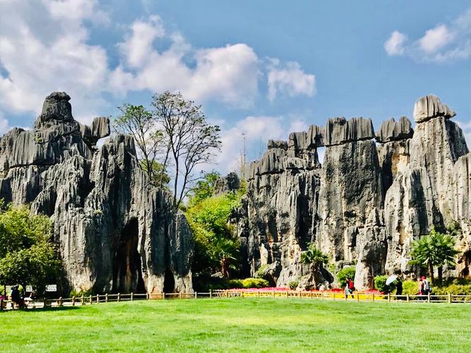 怪石林立昆明石林景区
