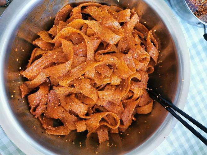 今天在宜宾水街吃了一份手工辣条,真是太赞了