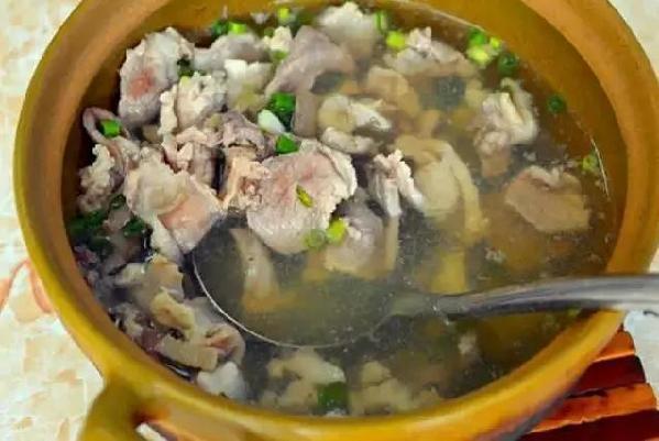 广东紫金县的"八刀汤",算得上是的客家人对猪的完美演绎.