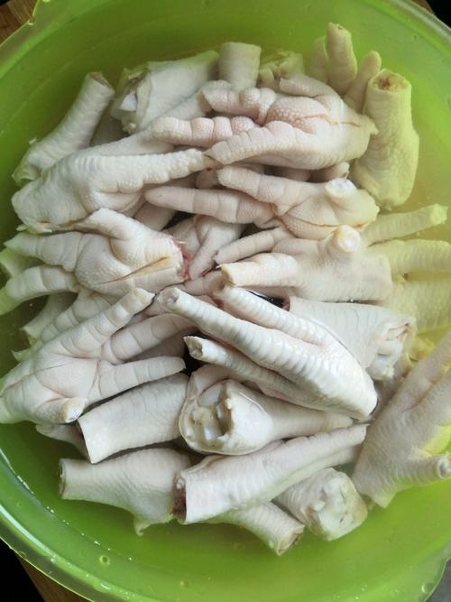 蜂蜜柠檬泡椒鸡爪的做法图解3