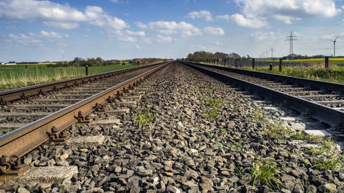 高清火车铁路轨道图片-风景壁纸-高清风景图片-第6图