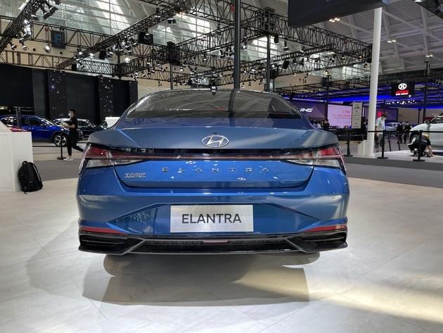 2021天津车展:紧凑型车新生力量——北京现代伊兰特车展体验