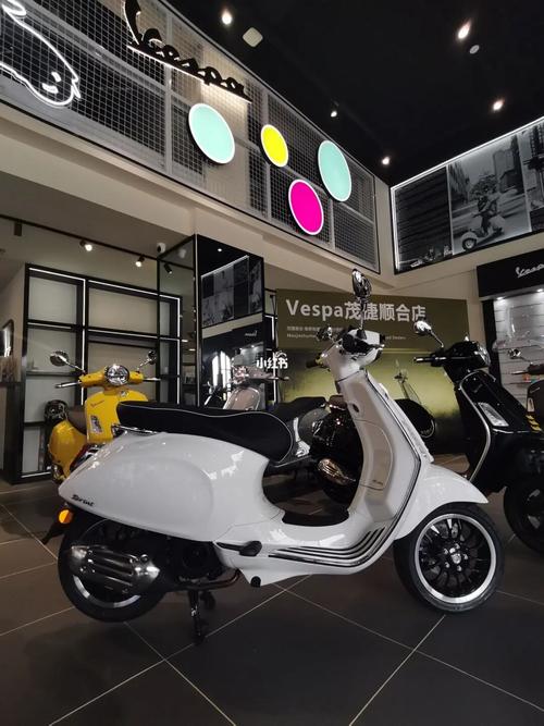 它和云一样白94_vespa维斯帕长沙摩托车授权经销商自由行热门攻略