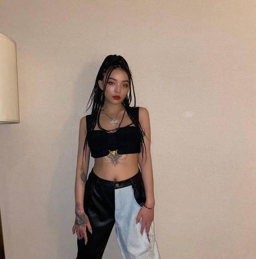 万妮达,vava,刘柏辛,谢可寅女rapper们私服都在穿什么