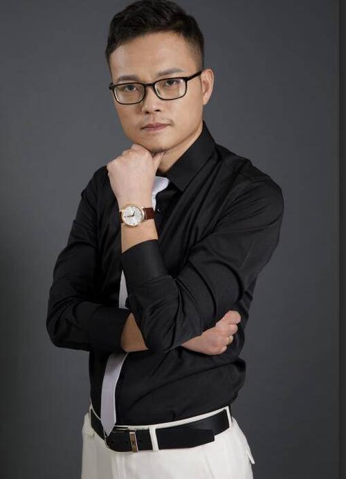 广告 导师风采 问答一:创业指导中印象深的事情 主持人:赵晓杰导师