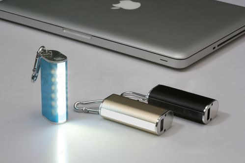 带手电筒强光led灯户外移动电源 创意多功能野外 vr资源充电宝