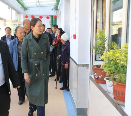 乌拉特前旗副旗长闫敏一行莅临五原县夕阳红公寓考察调研