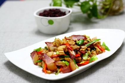 用腊肉做菜菜谱