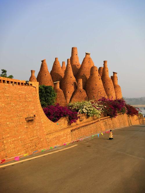 弥勒东风韵特色小镇是红河葡萄酒酿造基地