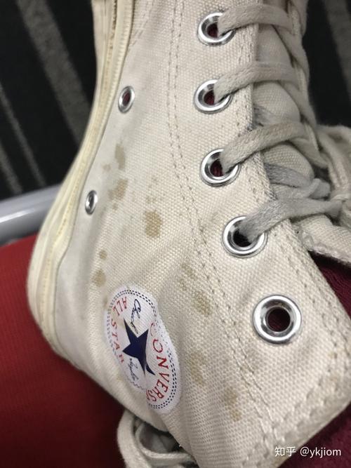 就是不要故意去弄脏自然而然的 千万不要为了做旧的那种感觉而让鞋子