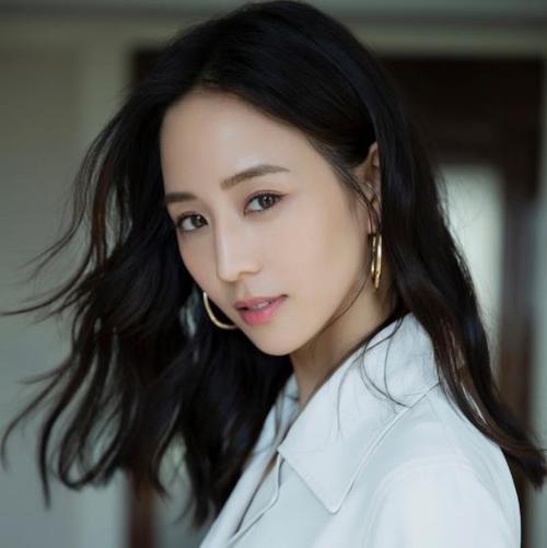 张钧甯美图集锦,演艺圈高学历气质美女!喜欢的赶快换壁纸了!