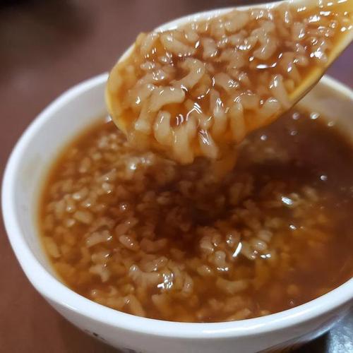 原料:糯米,纯净水,红糖. 做法步骤